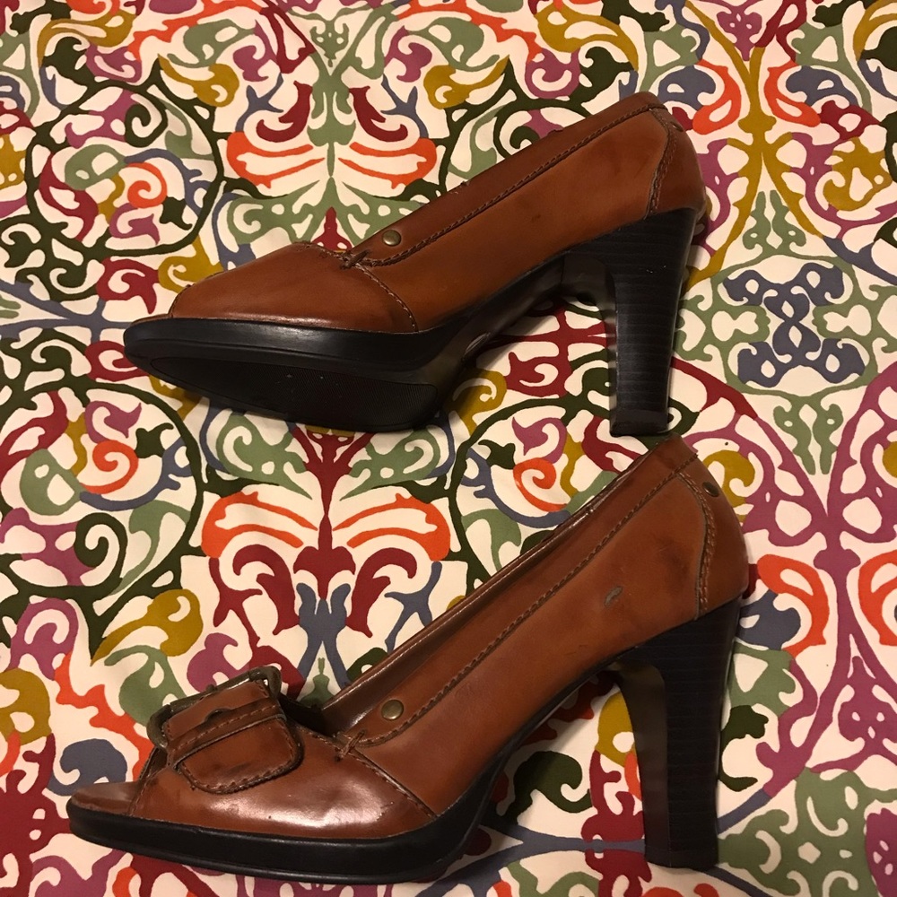 Brown Buckle Stacked High Heels - Picture 3 of 9